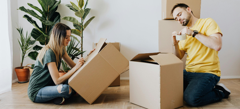 couple preparing for a move after deciding to choose Interstate Relocation