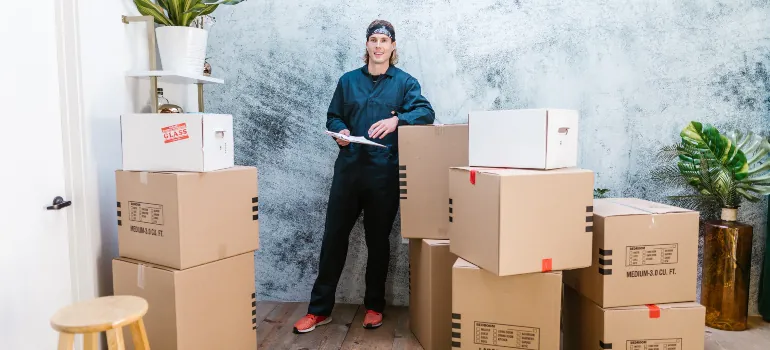 a mover who works for one of the moving companies Maryland has doing inventory 