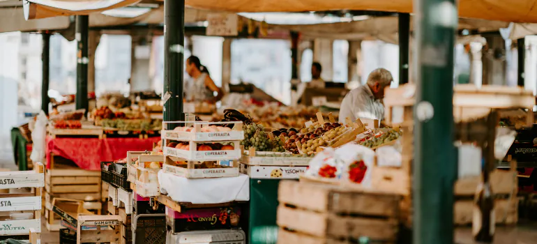 farmers' market